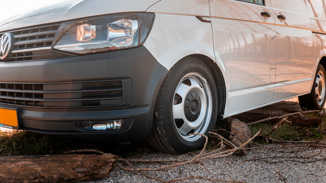 Photo: Vehicle has insufficient ground clearance.