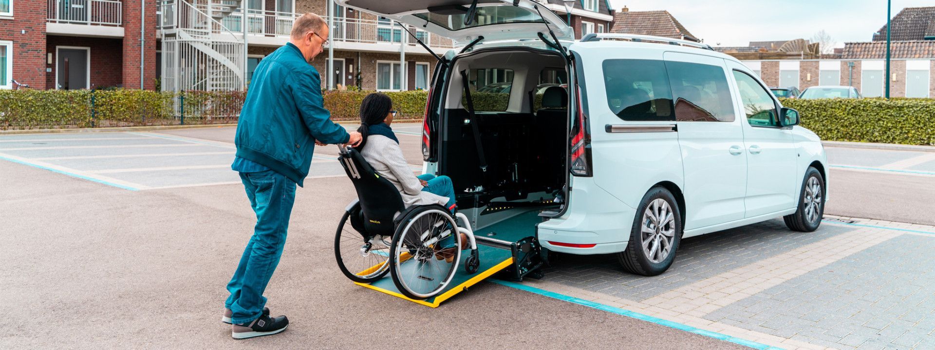 Photo : Renault Kangoo aménagée pour l’utilisation d’un fauteuil roulant